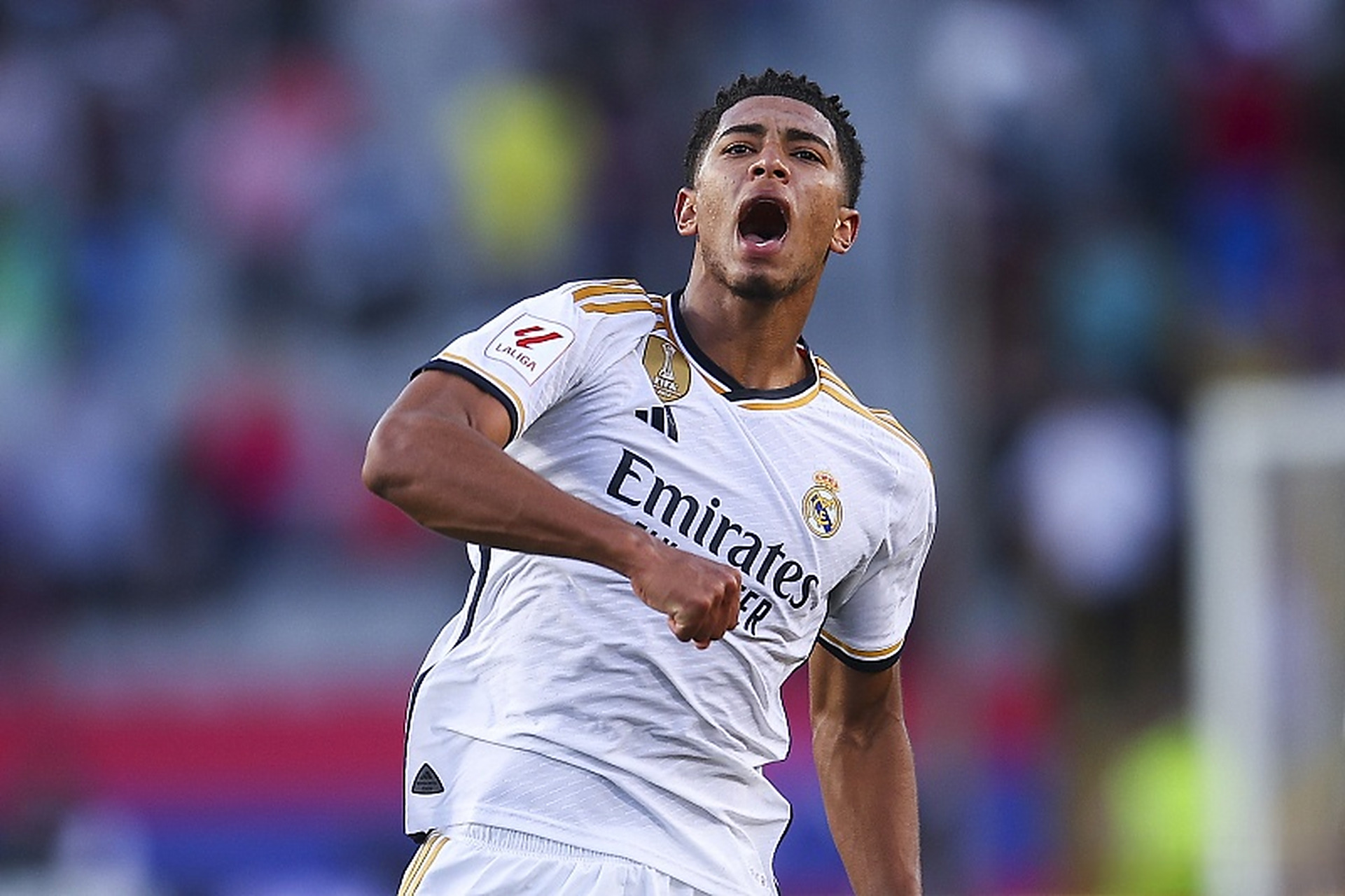 库里31+7+7，字母哥空砍34分，勇士队120-113战胜雄鹿队