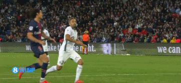 熟人相聚 握手言和