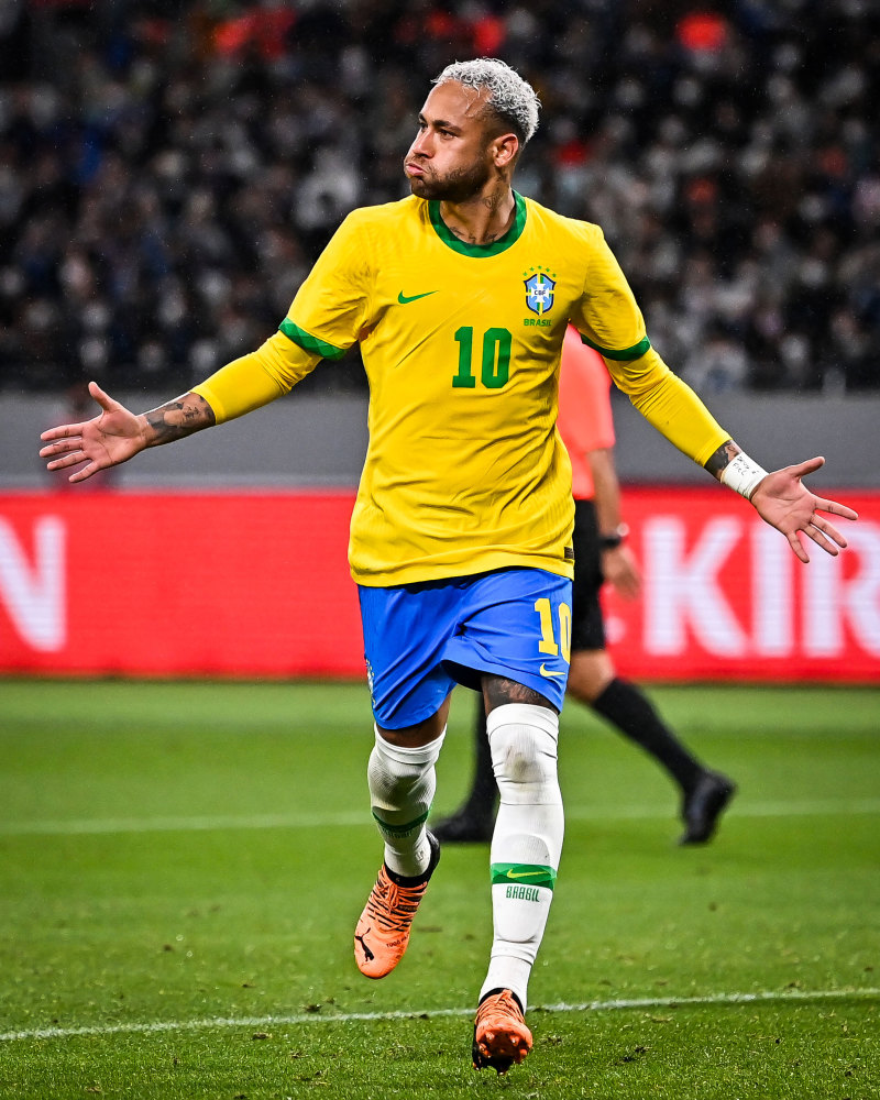 格斗选手半场“开香槟”被反杀，《街霸6》又多了历史级名场面